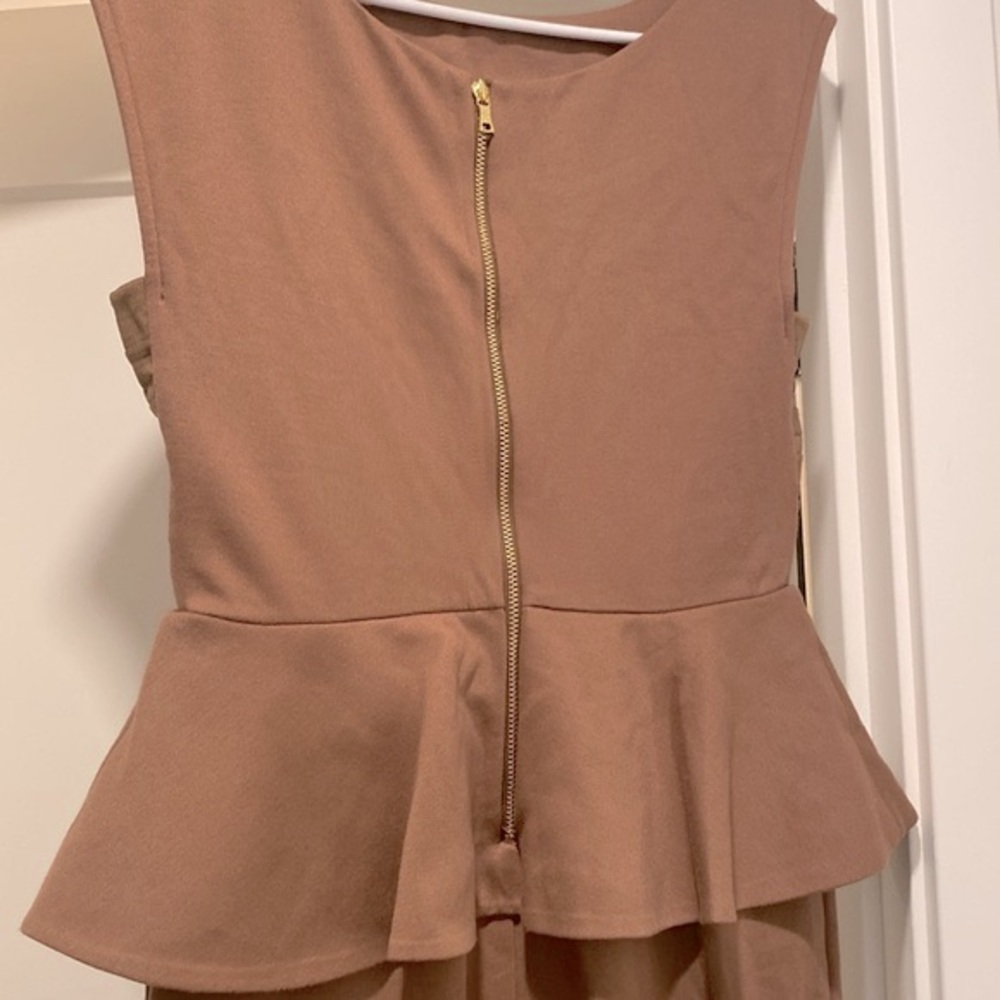 [Alice + Olivia] Employed Brown Sleeveless Peplum Pencil Midi Dress Women’s Sz 6 - Picture 8 of 10